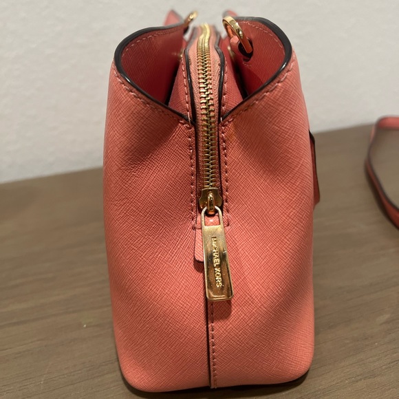 Medium size Michael Kors bag - Picture 4 of 13